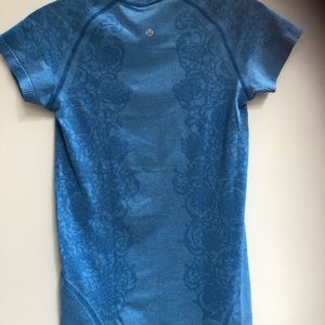Lululemon floral pattern T